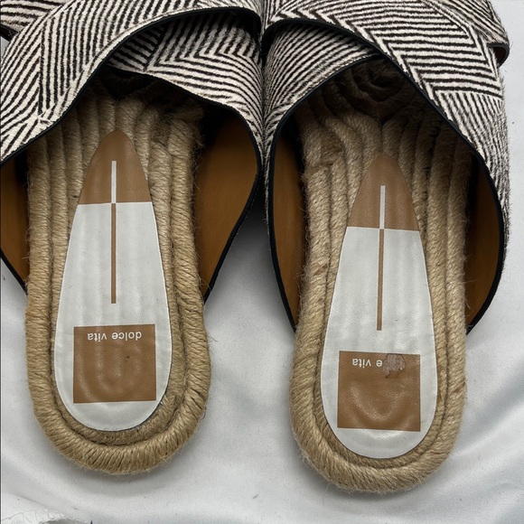 Dolce Vita Black and White Stripes Resort Sandal - Picture 5 of 5